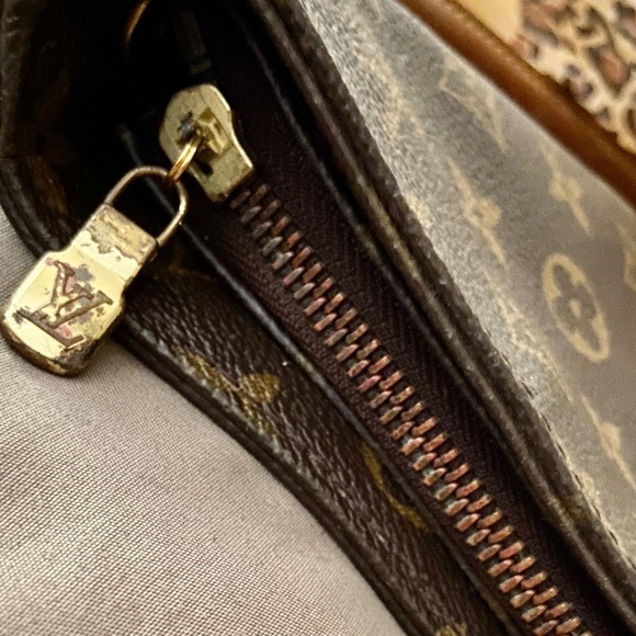 Louis Vuitton Brown Mono Canvas Shoulder Bag - Picture 13 of 14